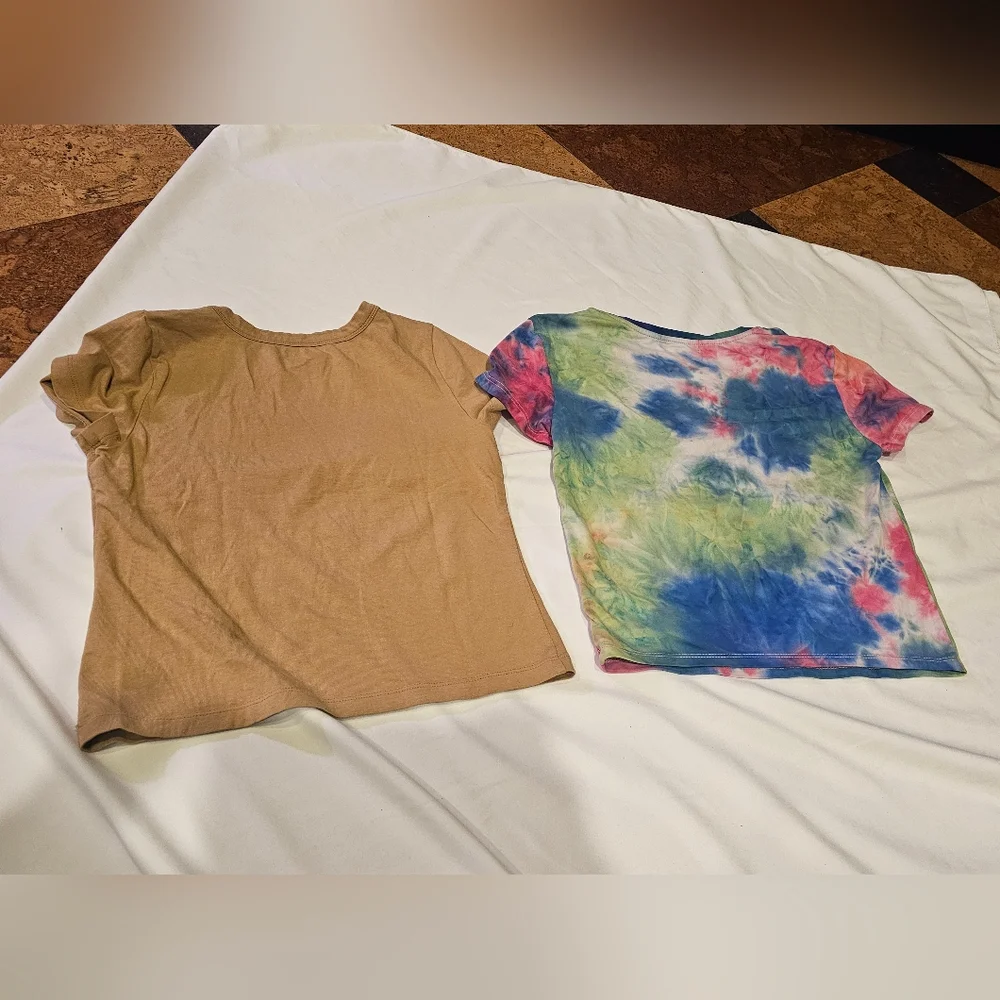 Set Of Two Girls Tees- Camel Fitted And Tie-Dye- Large (10-12)
